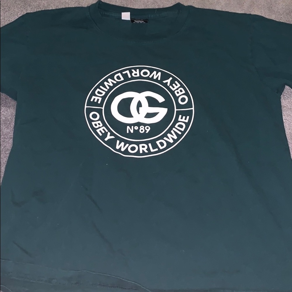 evergreen obey tee